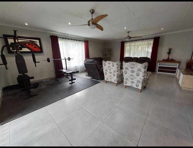 4 BEDROOM HOUSE FOR SALE IN BONAERO PARK